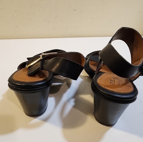 Euro Soft by Soft black leather heeled Strappy Sandals size 7M - Picture 4 of 11